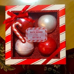 Peppermint Scented Bath Bombs